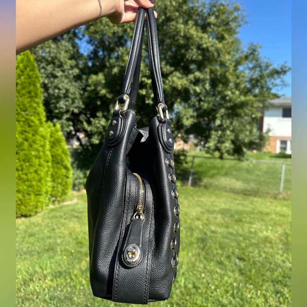 COACH *Rare* Edie 31 Black Pebble Leather Shoulder bag with Link Detailing (EUC) - Picture 3 of 10